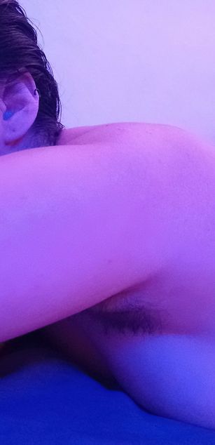 Model - Carmen Carmesi dirtytalk