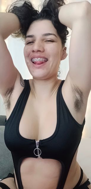 Model - Carmen Carmesi dirtytalk