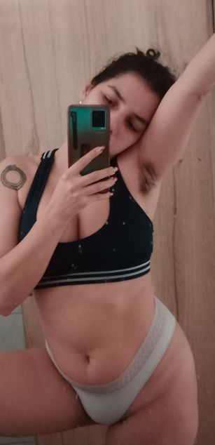 Model - Carmen Carmesi dirtytalk