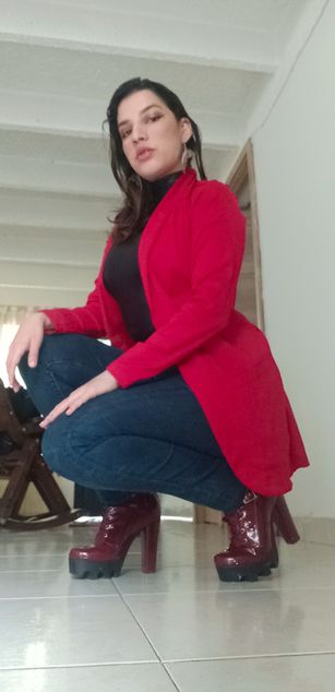 Model - Carmen Carmesi dirtytalk