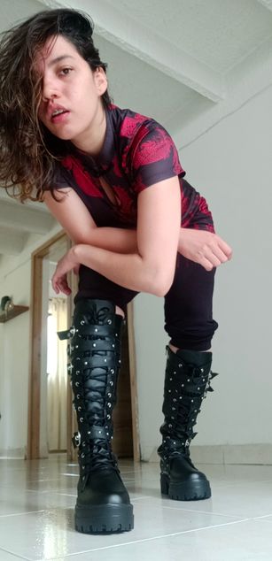 Model - Carmen Carmesi dirtytalk