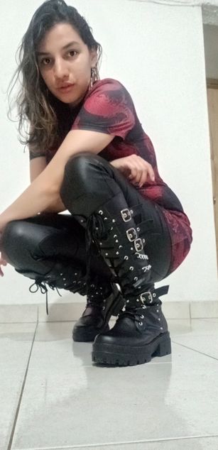 Model - Carmen Carmesi dirtytalk