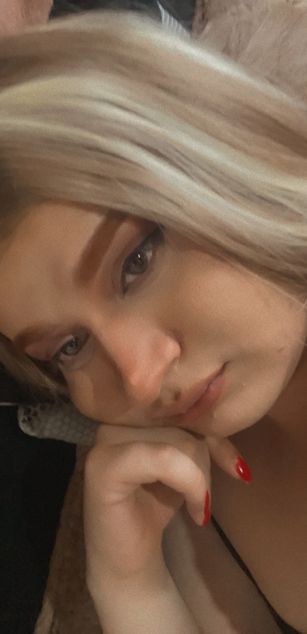 Model - maryan castaldi curvy