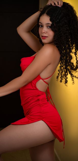 Model - Annahi young