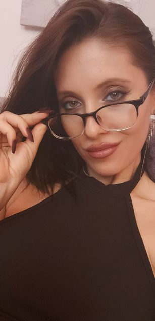 Model - Entitled Bitch dirtytalk