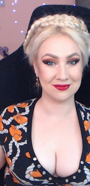 Model - Miss Lexy Gold fetish