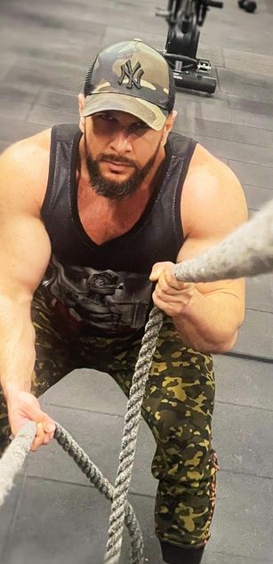 Model - HotterLRg muscle