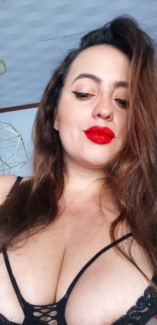 Model - Susan Miller curvy