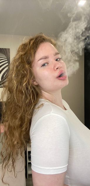 Model - VikiGlem deepthroat