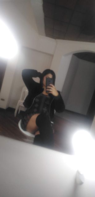 Model - Mariana bigass