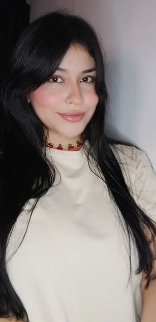 Model - Mia Saenz deepthroat