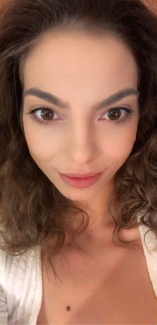 Model - Beatrice ass