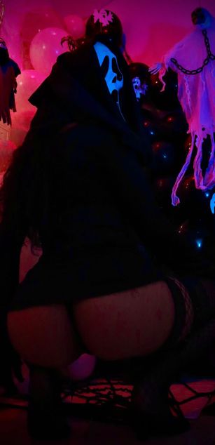 Model - Sophie deepthroat