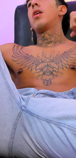 Model - Donovan feet