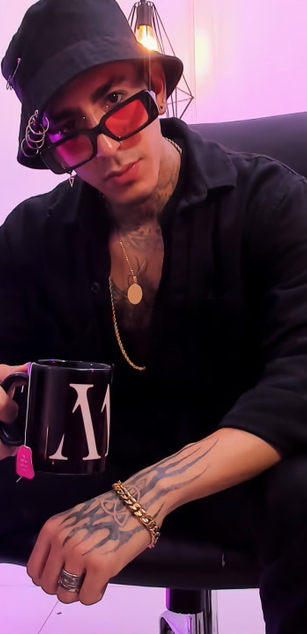 Model - Donovan feet