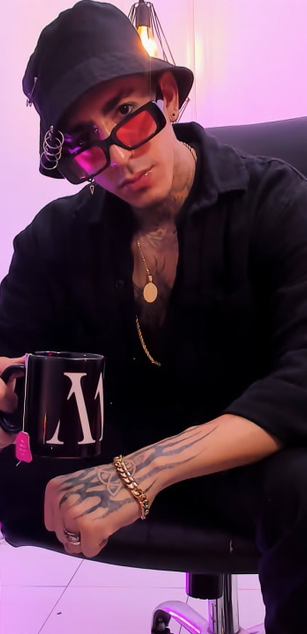 Model - Donovan feet