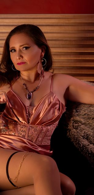 Model - Alexa Moon latina