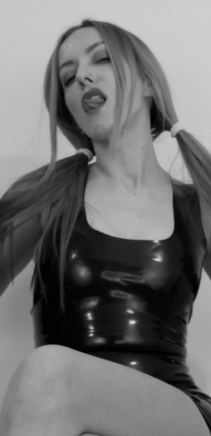 Model - Clara Domme femdom