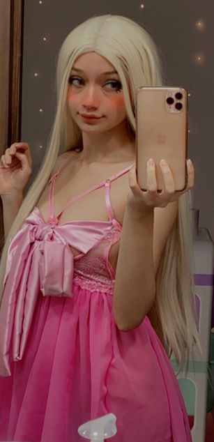 Model - Ms.Pickles deepthroat