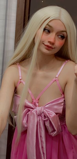 Model - Ms.Pickles deepthroat