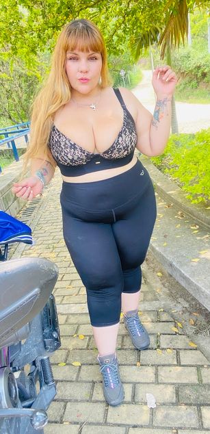 Model - AllssonQueen BBW