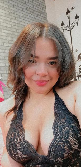 Model - Chloe deepthroat