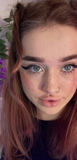 Model - FionaPowerpuff deepthroat