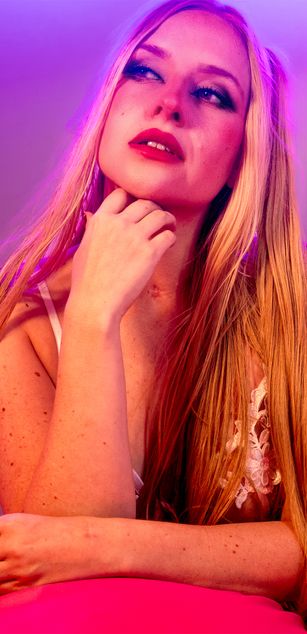 Model - Emily Sumer deepthroat