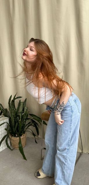 Model - Lia LAUSON dildo