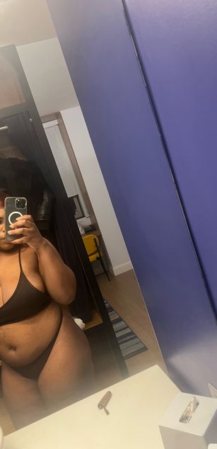 Model - Chantelldior Ebony