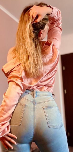 Model - Joanna dirtytalk