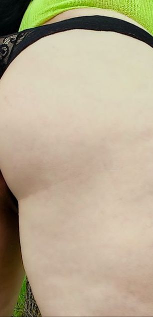 Model - Sonya Rosalian striptease