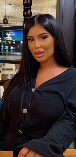 Model - Nikki Skys sexy