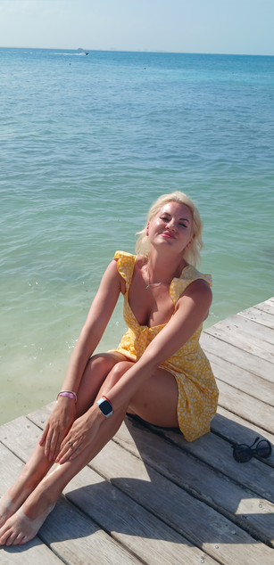 Model - Milk Shake girl