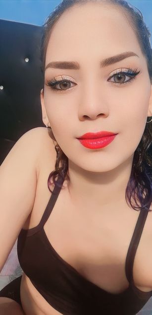 Model - isabella_and_daniela squirt