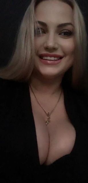 Model - LillyDiaz deepthroat