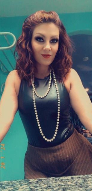 Model - Eden Luxx milf