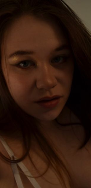 Model - Nessa Greyrat deepthroat