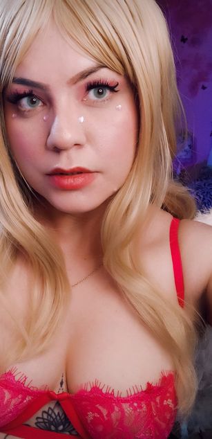 Model - Claire Bays latina