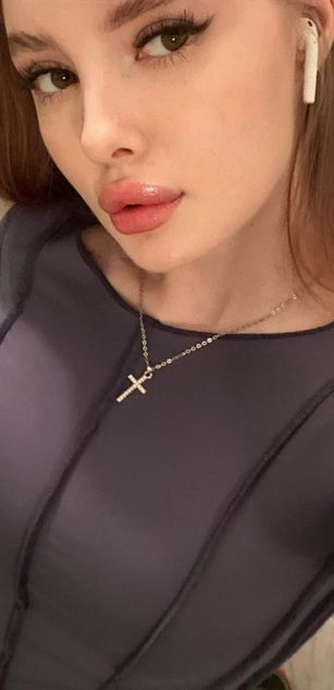 Model - queenofvibes sexy