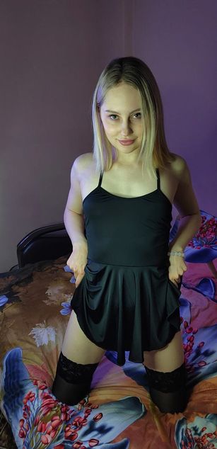 Model - Emiliya cute