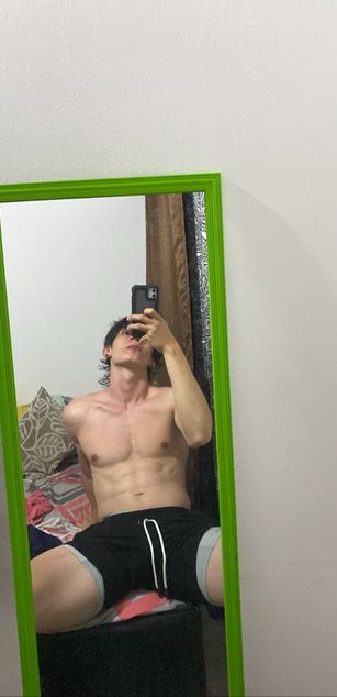 Model - Demitrius77 bigcock