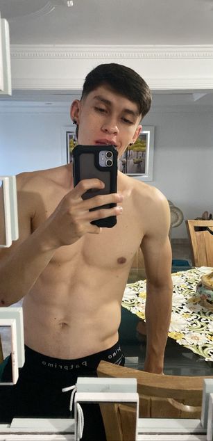 Model - Demitrius77 bigcock