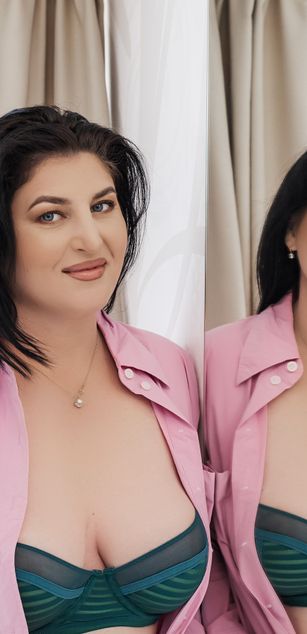 Model - Angela White roleplay