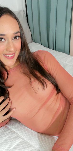 Model - Sylvie Gomez deepthroat