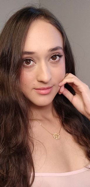 Model - Sylvie Gomez deepthroat