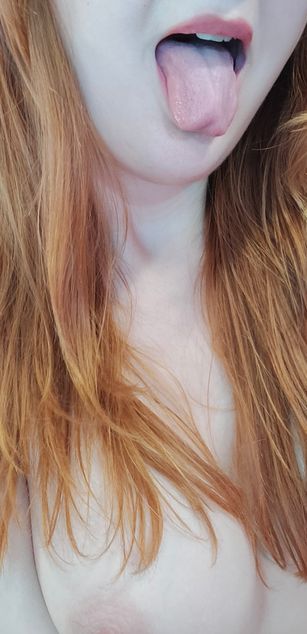 Model - LeilaBlissXO curvy