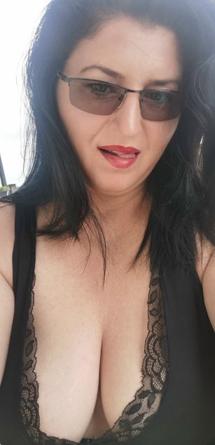 Model - Angela White roleplay