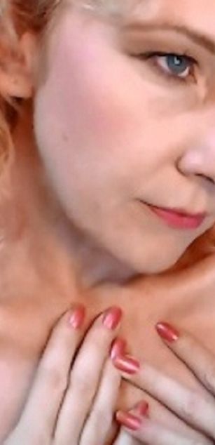 Model - Kallie Kateland curvy