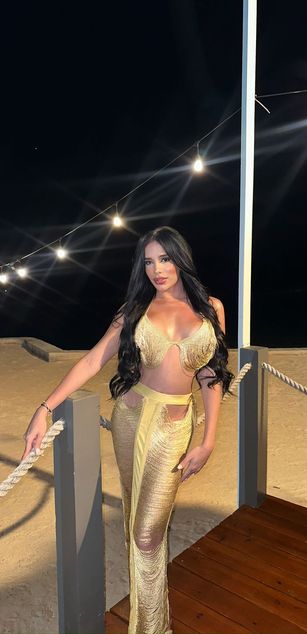 Model - Aly Queen bigtits